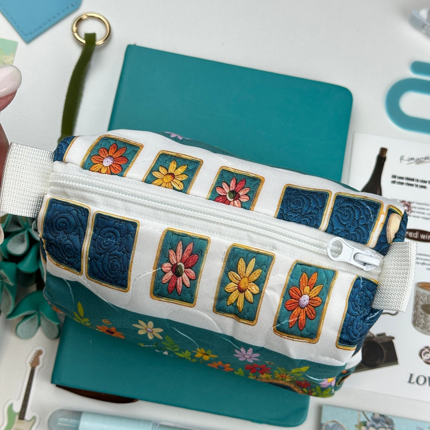 Lagoon Bloom Box