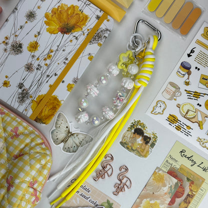 🌼 Golden Daisy Box