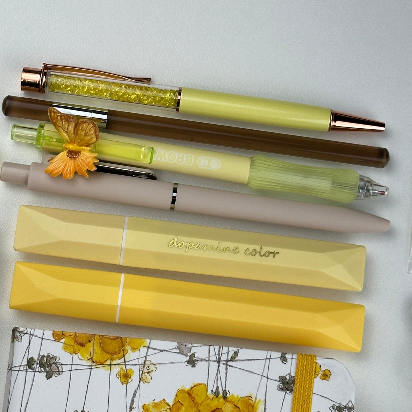 🌼 Golden Daisy Box