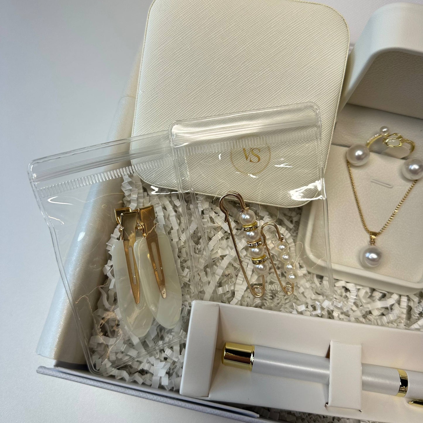 Velura Pearl Grace Box