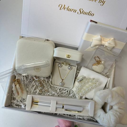 Velura Pearl Grace Box