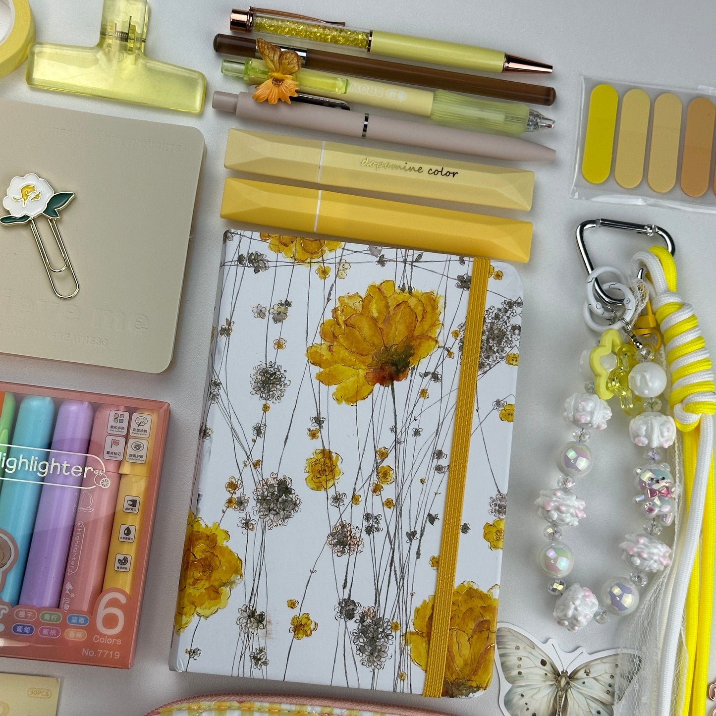 🌼 Golden Daisy Box