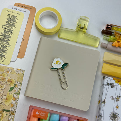 🌼 Golden Daisy Box